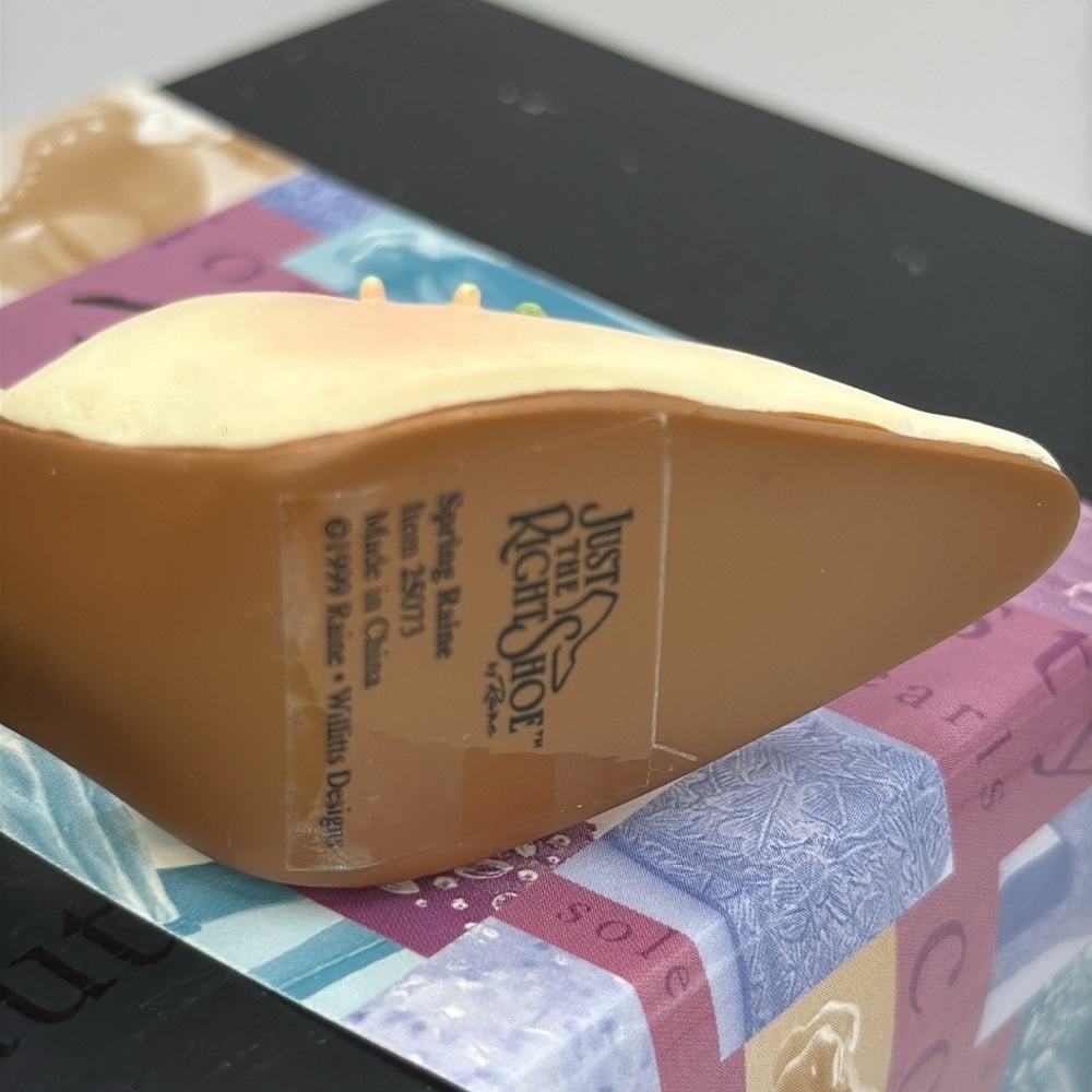 Just the Right Shoe by Raine Originals “Spring Raine” Item 25073 Circa 1999 - Picture 7 of 12